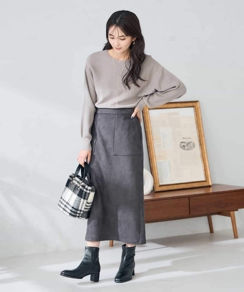 a.v.v(アーヴェヴェ)の「【洗える】切替ボートネックチュニックニット(ニット/セーター・レディース・ブラック/ブルー/チャコールグレー/マスタード/レッド/ライトグレー・38/40/36/34/42)」の21枚目の写真