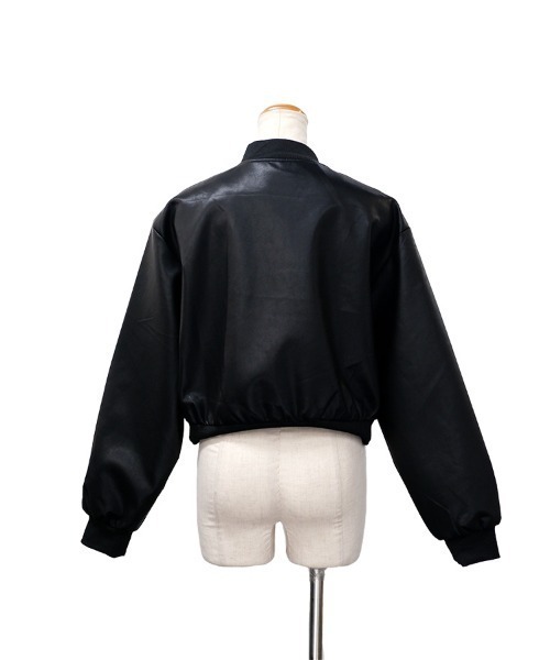 CLOTHY(クロシィ)の「【高級感あふれるツヤ感素材♪】ダブルzip ショート丈 MA-1 合皮 ジャケット(MA-1・レディース・オフホワイト/ブラック/ブラウン・FREE)」の19枚目の写真