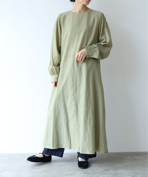 yuni(ユニ )の「Cu/recycled cotton botanical dye タックワンピース(ワンピース・レディース・グリーン・FREE)」の2枚目の写真