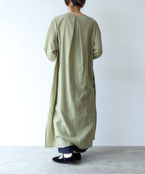 yuni(ユニ )の「Cu/recycled cotton botanical dye タックワンピース(ワンピース・レディース・グリーン・FREE)」の5枚目の写真