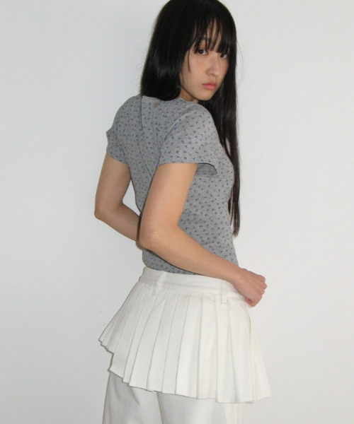 RONRON（ロンロン）の「OFF BALANCE PLEAT LAYERED SHORTS PANTS WHITE（その他パンツ・レディース・その他・SMALL/MEDIUM）」の4枚目の写真