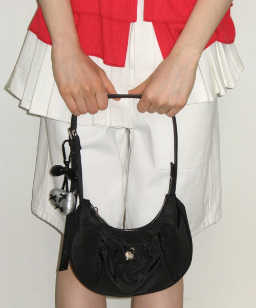 RONRON（ロンロン）の「OFF BALANCE PLEAT LAYERED SHORTS PANTS WHITE（その他パンツ・レディース・その他・SMALL/MEDIUM）」の5枚目の写真