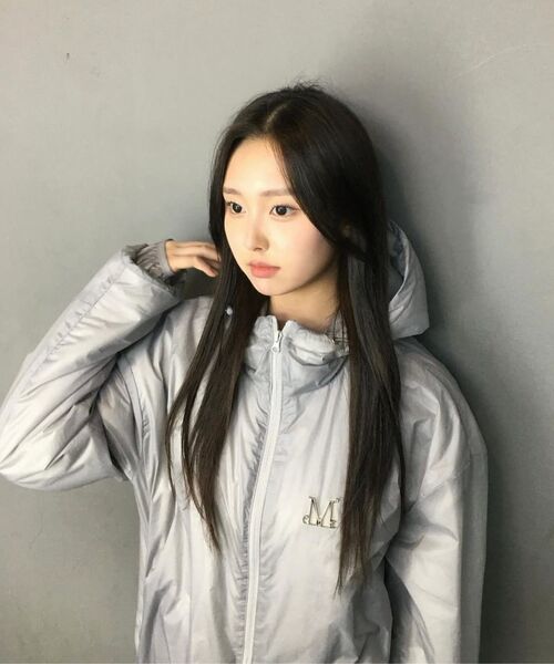 MUCENT(ムセント)の「パウエルメタルロゴ軽量ダウン男女共用(2カラー)(ダウンジャケット/コート・レディース・ブラック/グレー・FREE)」の9枚目の写真