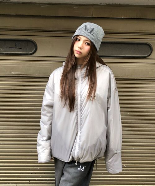 MUCENT(ムセント)の「パウエルメタルロゴ軽量ダウン男女共用(2カラー)(ダウンジャケット/コート・レディース・ブラック/グレー・FREE)」の10枚目の写真