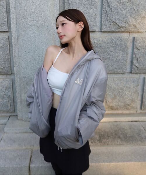 MUCENT(ムセント)の「パウエルメタルロゴ軽量ダウン男女共用(2カラー)(ダウンジャケット/コート・レディース・ブラック/グレー・FREE)」の14枚目の写真