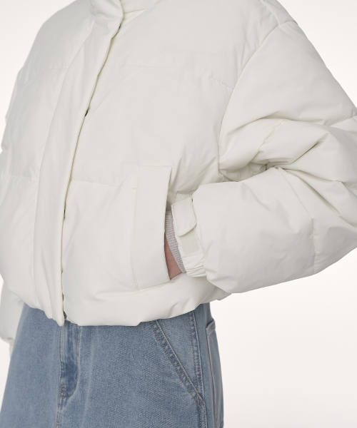 MUSINSA STANDARD WOMAN（ムシンサスタンダードウーマン）の「ウィメンズデイリープファーショートダウンジャケット[アイボリー]（ダウンジャケット/コート・レディース・その他・SMALL/MEDIUM/LARGE/X-SMALL）」の10枚目の写真