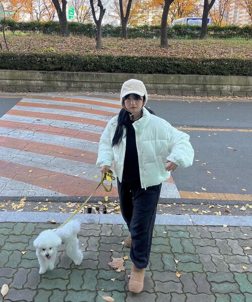 MUSINSA STANDARD WOMAN（ムシンサスタンダードウーマン）の「ウィメンズデイリープファーショートダウンジャケット[アイボリー]（ダウンジャケット/コート・レディース・その他・SMALL/MEDIUM/LARGE/X-SMALL）」の18枚目の写真