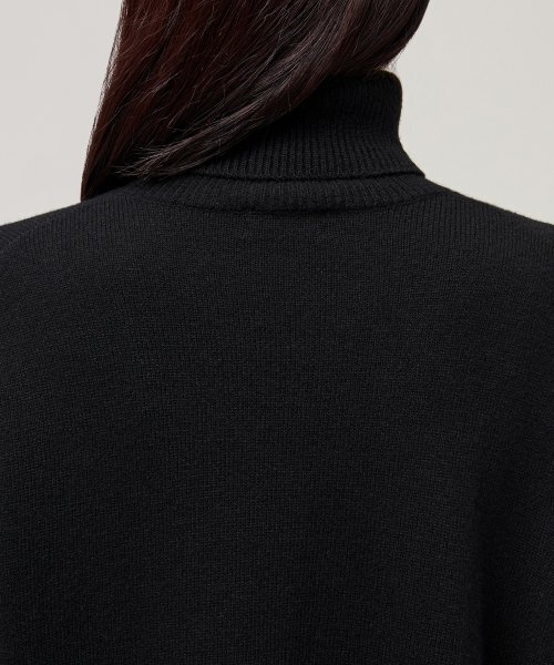 MUSINSA STANDARD WOMAN（ムシンサスタンダードウーマン）の「レディースラムウールリラックスタートルネックニット[ブラック]（ニット/セーター・レディース・その他・LARGE/X-SMALL/SMALL/MEDIUM）」の5枚目の写真
