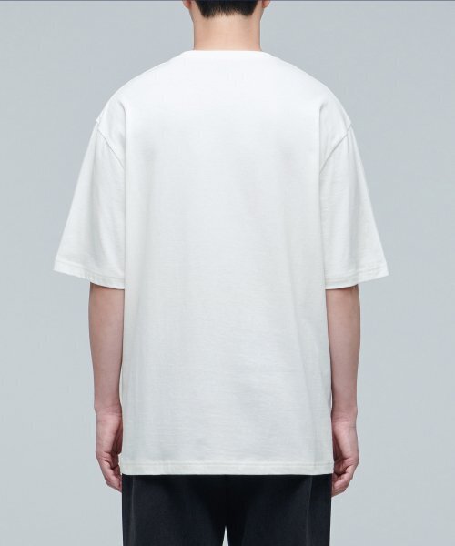 MUSINSA STANDARD（ムシンサスタンダード）の「リラックスフィットクルーネックTシャツ2 [クリーム]（Tシャツ/カットソー・メンズ・その他・MEDIUM/LARGE/X-LARGE/XX-LARGE/XXX-LARGE/SMALL）」の3枚目の写真