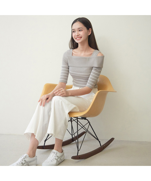 ZEROSTREET（ゼロストリート）の「[6カラー] 半袖ストライプオフショルダースウェット（ニット/セーター・レディース・ブラック系/ネイビー系/グレー系/アイボリー系/ピンク系/レッド系・MEDIUM/SMALL）」の3枚目の写真