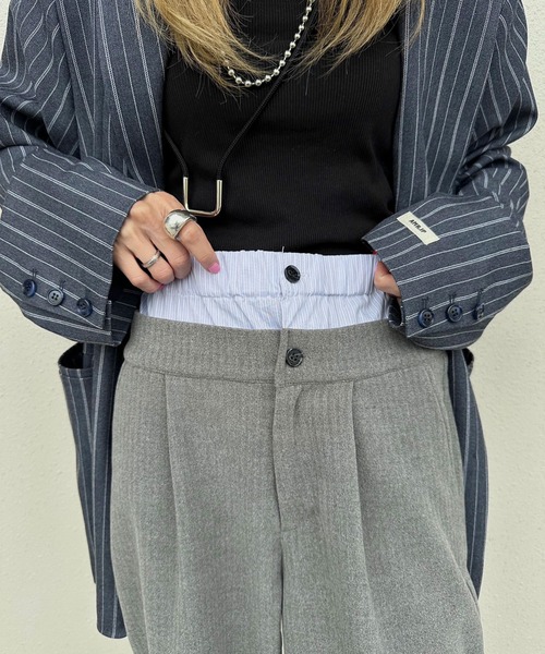 INTERPLAY（インタープレイ）の「【INTERPLAY x AYA】Double waist Compressed Pants（その他パンツ・レディース・グレー/アイボリー・MEDIUM/SMALL）」の11枚目の写真