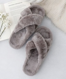 tu-hacci（ツーハッチ）の「ファー付きバランスウォーカー（ルームシューズ/スリッパ）」