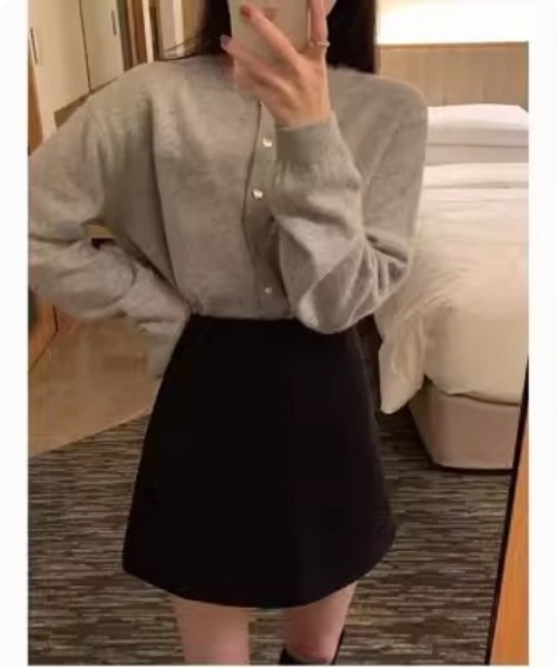 I.O.E(アイオイ)の「ラブリーハート・ソフトニットカーディガン(カーディガン/ボレロ・レディース・アイボリー/ブラック/グレー/グリーン/ピンク・FREE)」の6枚目の写真