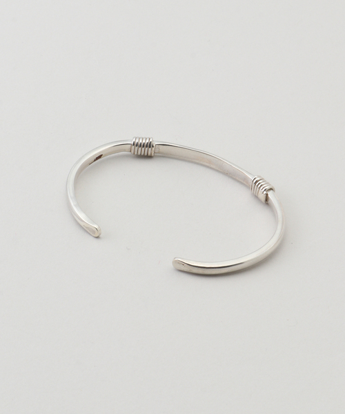 plage（プラージュ）の「ERICKA NICOLAS BEGAY / エリッカ ニコラス ビゲイ FRIENDSHIP バングル（ブレスレット・レディース・シルバー・FREE）」の2枚目の写真