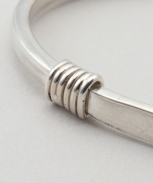 plage（プラージュ）の「ERICKA NICOLAS BEGAY / エリッカ ニコラス ビゲイ FRIENDSHIP バングル（ブレスレット・レディース・シルバー・FREE）」の5枚目の写真