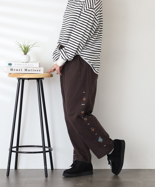 Emago(イマゴ)の「EMAGO 植木鉢刺繍ストレートパンツ(その他パンツ・レディース・カーキ/ベージュ/ブラウン・FREE)」の2枚目の写真