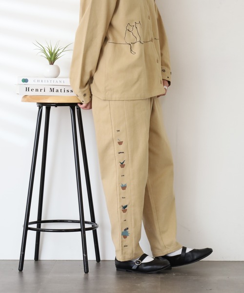 Emago(イマゴ)の「EMAGO 植木鉢刺繍ストレートパンツ(その他パンツ・レディース・カーキ/ベージュ/ブラウン・FREE)」の10枚目の写真