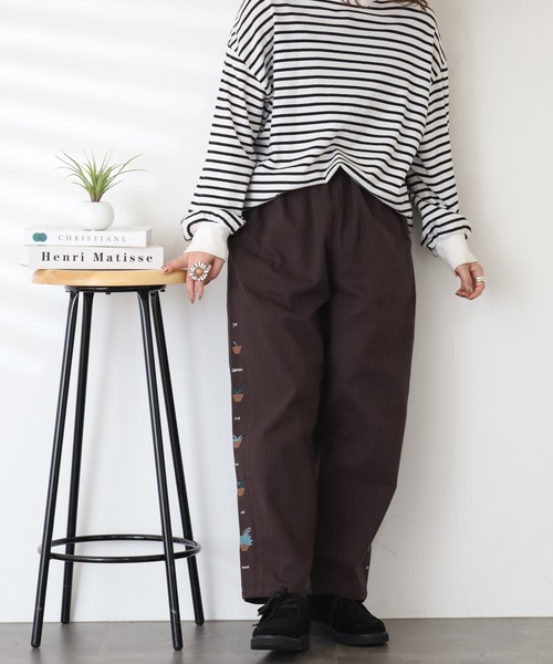 Emago(イマゴ)の「EMAGO 植木鉢刺繍ストレートパンツ(その他パンツ・レディース・カーキ/ベージュ/ブラウン・FREE)」の5枚目の写真