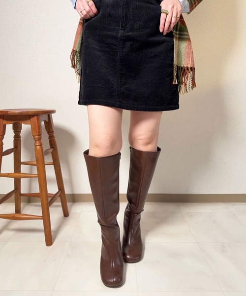 lus.(ラスドット)の「lus. オブリークトゥロングブーツ(ブーツ・レディース・ブラック・LL/L/M/S)」の10枚目の写真