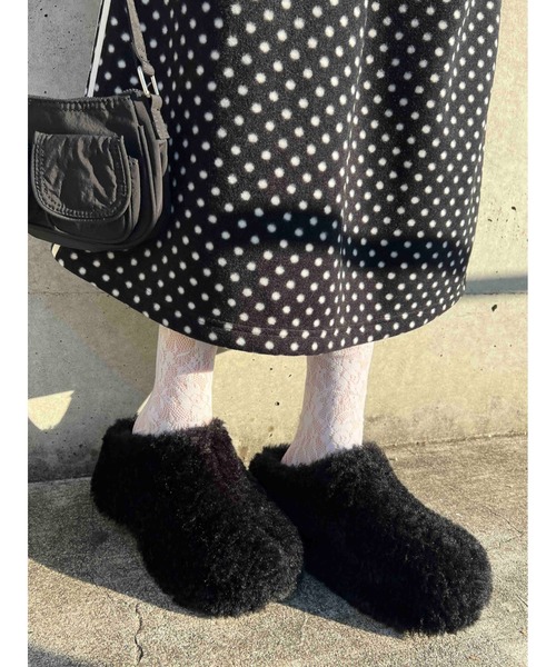 WC（ダブル シー）の「もこもこ厚底シューズ（その他シューズ・レディース・ブラック/ベージュ・SMALL/MEDIUM）」の2枚目の写真