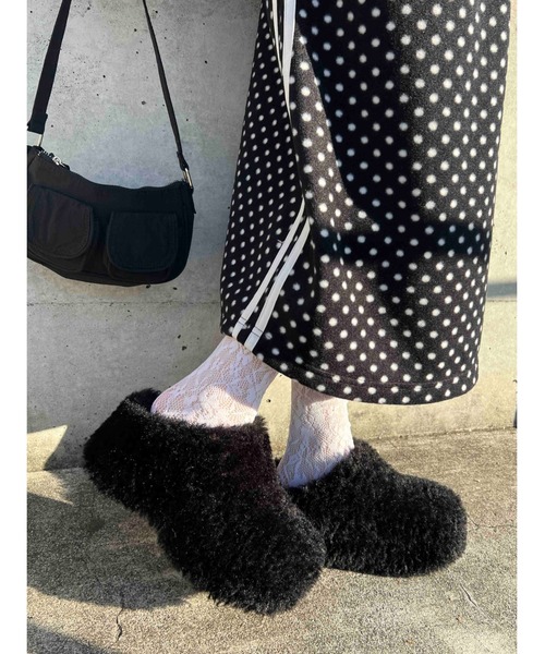 WC（ダブル シー）の「もこもこ厚底シューズ（その他シューズ・レディース・ブラック/ベージュ・SMALL/MEDIUM）」の4枚目の写真