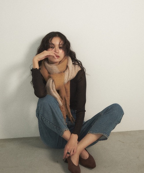 Shelly island（シェリーアイランド）の「バイカラーマフラー（マフラー・レディース・ホワイト/グレー/イエロー/ベージュ/レッド・FREE）」の4枚目の写真