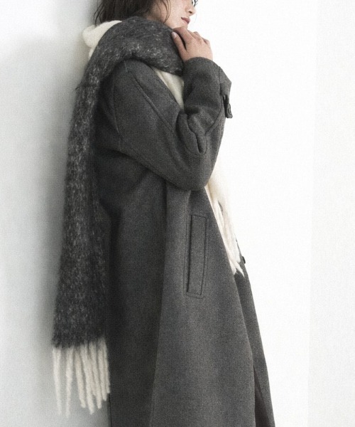 Shelly island（シェリーアイランド）の「バイカラーマフラー（マフラー・レディース・ホワイト/グレー/イエロー/ベージュ/レッド・FREE）」の2枚目の写真