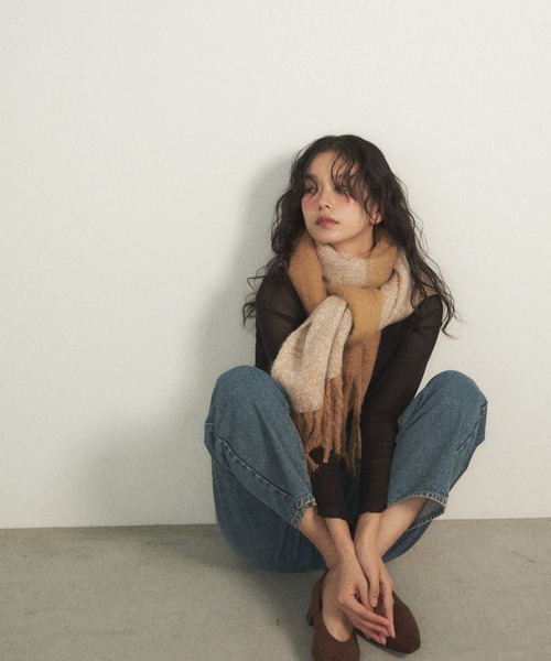 Shelly island（シェリーアイランド）の「バイカラーマフラー（マフラー・レディース・ホワイト/グレー/イエロー/ベージュ/レッド・FREE）」の19枚目の写真