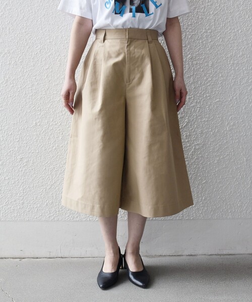 quaranciel(カランシエル)の「quaranciel:〈洗濯機可能〉タック Aライン ハーフ パンツ(その他パンツ・レディース・ベージュ/ネイビー・38/40)」の6枚目の写真