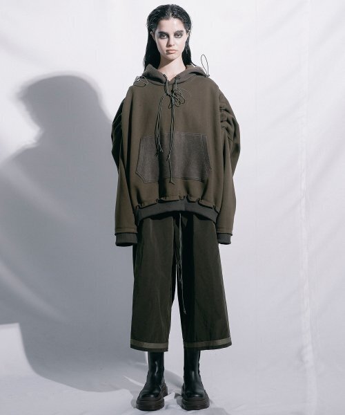 ASPARAGUS(アスパラガス)の「プリーツショルダーフードパーカー カーキ(パーカー・メンズ・その他・SMALL/MEDIUM/LARGE/X-SMALL)」の6枚目の写真