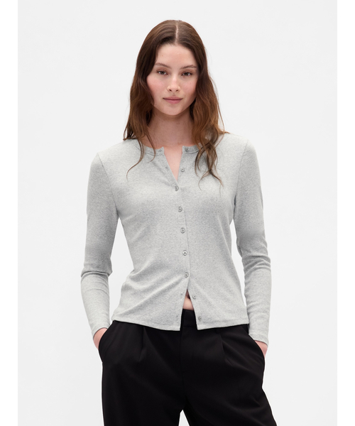 GAP（ギャップ）の「モダン クルーネック カーディガン（カーディガン/ボレロ・レディース・ブラック/ブラウン/ライトグレー・XS/S/M/L/XL/XXS）」の2枚目の写真