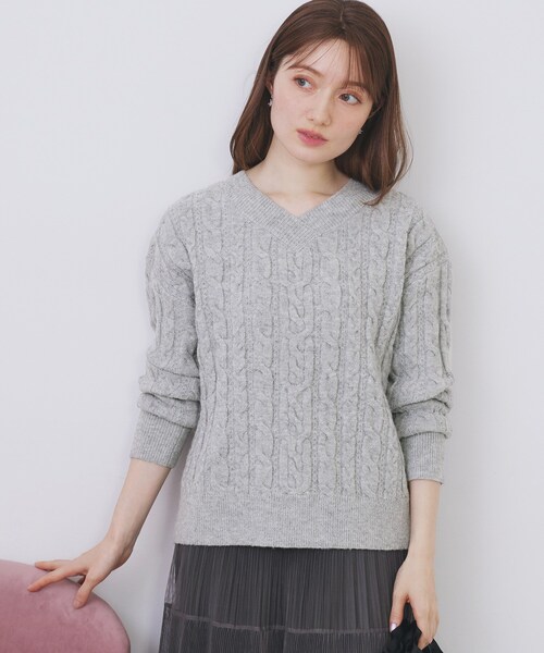 index（インデックス）の「ラメ混ファンシーケーブルVネックニット【洗濯機OK】（ニット/セーター・レディース・グレー/チャコールグレー/ブルー/ピンク・00）」の9枚目の写真