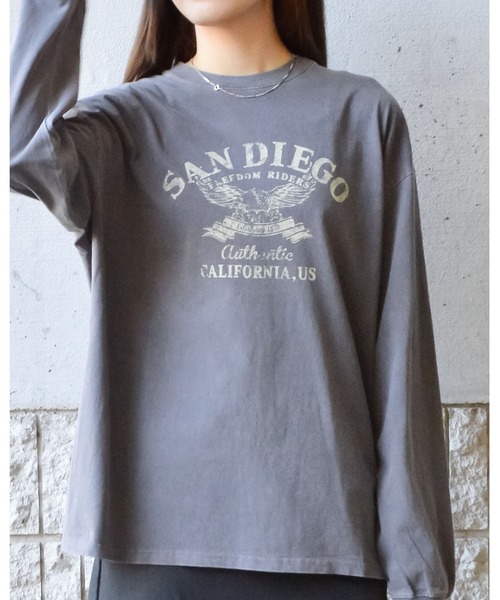 spiritoso(スピリトーゾ)の「アーチロゴイーグルプリントロンT(Tシャツ/カットソー・レディース・グレイッシュベージュ/ブラック/バーガンディー/チャコール・FREE)」の22枚目の写真