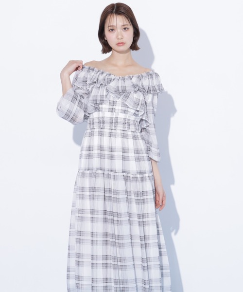 JILL by JILL STUART（ジルバイジルスチュアート）の「クロスフリルワンピース（ワンピース・レディース・ホワイト系その他/ブラック系その他・FREE）」の2枚目の写真