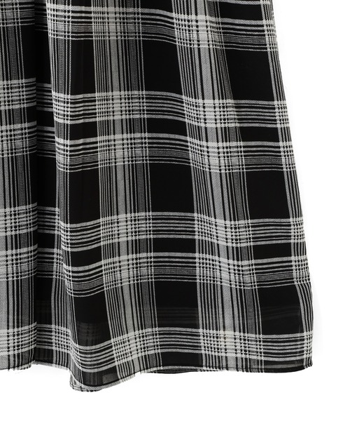JILL by JILL STUART（ジルバイジルスチュアート）の「クロスフリルワンピース（ワンピース・レディース・ホワイト系その他/ブラック系その他・FREE）」の10枚目の写真