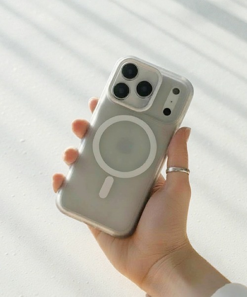 Fun & Daily（ファンアンドデイリー）の「Magsafe対応 Clear Color iPhone 16 17 Case  / アイフォンケース（スマホケース/カバー・レディース・グリーン/ブルー/ブラック/パープル/ホワイト・iPhone 17 Pro Max/iPhone 17 Pro/iPhone 17/iPhone 16 Pro/iPhone 16/iPhone 16 Pro Max）」の2枚目の写真