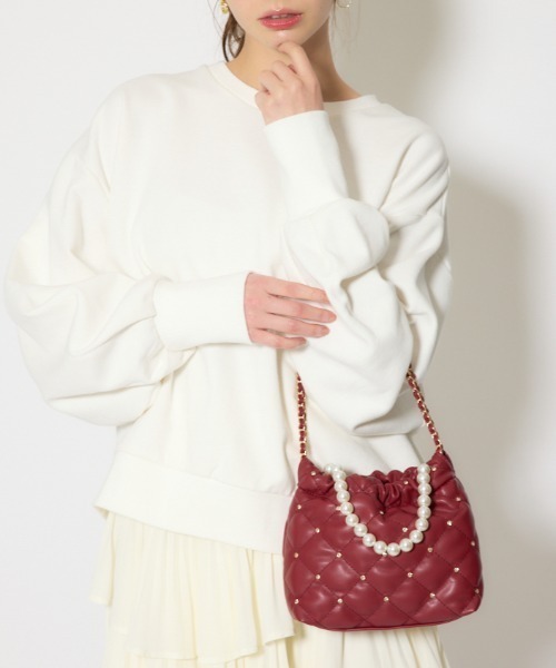 rienda（リエンダ）の「チェーンデコレーションミニバッグ 春服（ショルダーバッグ・レディース・ホワイト/ブラック/レッド/ブルー・FREE）」の4枚目の写真