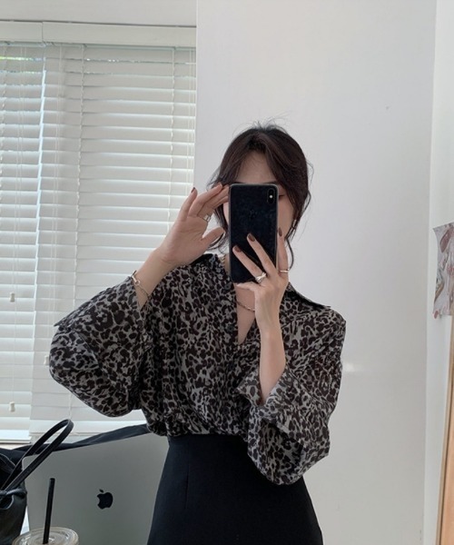 Ritzy(リッツィー)の「ヒョウ柄ボリュームスリーブシャツ(シャツ/ブラウス・レディース・ブラック/モカ・L/M)」の5枚目の写真