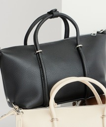 AO2（アオズ）の「Round-Shaped Faux Leather 2-Way Handbag / ラウンド型 フェイクレザー 2WAYハンドバッグ 2026年春夏（ショルダーバッグ）」