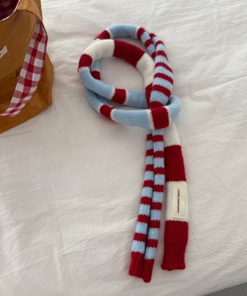 Vipoa(ヴィポア)の「ボーダーロングスキニーマフラー(マフラー・レディース・レッド系その他/ブラック/グレー系その他/ブルー・FREE)」の4枚目の写真