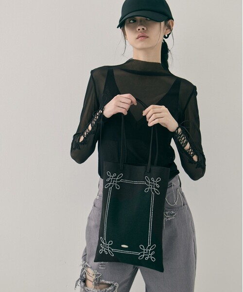 tanakadaisuke(タナカダイスケ)の「【tanakadaisuke/タナカダイスケ】Rhinestone frame tote bag/ラインストーンフレームトートバッグ(トートバッグ・レディース・ブラック/グレー・FREE)」の8枚目の写真