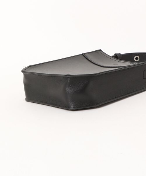 ZUCCa（ズッカ）の「CHAINETTE BAG（ショルダーバッグ・レディース・ブラック・FREE）」の4枚目の写真