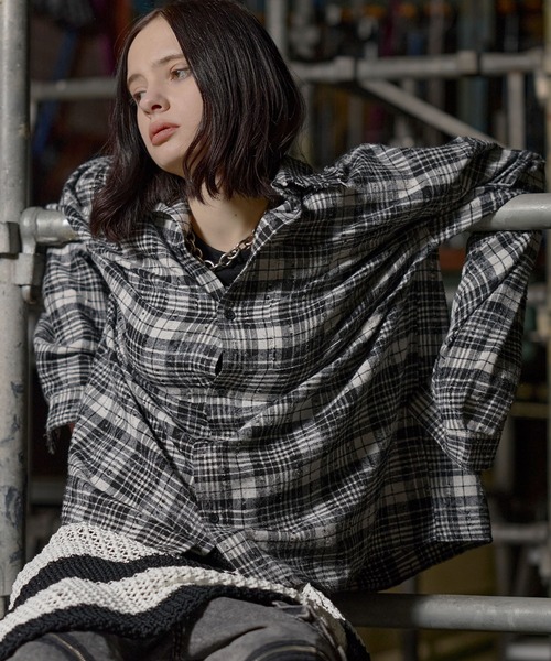 ERAR（エラー）の「【ERAR】ハイダメージクラッシュ加工オーバーサイズチェックシャツ（シャツ/ブラウス・メンズ・ブラック/ホワイト/レッド・S/M/L/XL）」の6枚目の写真