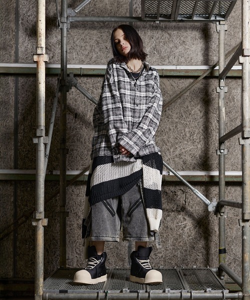 ERAR（エラー）の「【ERAR】ハイダメージクラッシュ加工オーバーサイズチェックシャツ（シャツ/ブラウス・メンズ・ブラック/ホワイト/レッド・S/M/L/XL）」の13枚目の写真