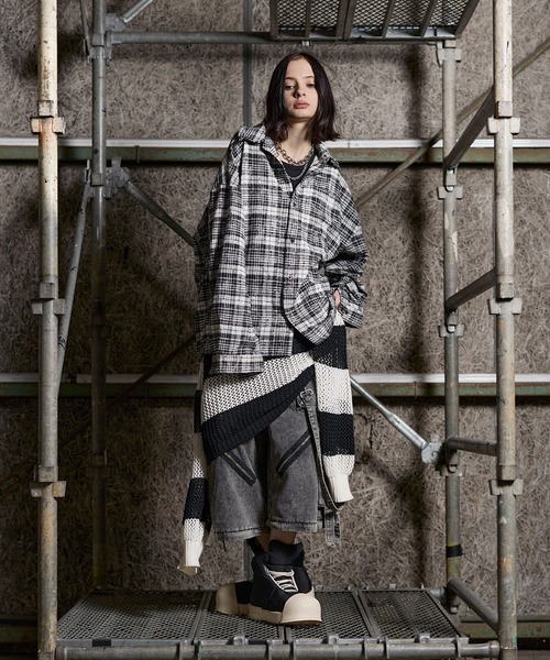 ERAR（エラー）の「【ERAR】ハイダメージクラッシュ加工オーバーサイズチェックシャツ（シャツ/ブラウス・メンズ・ブラック/ホワイト/レッド・S/M/L/XL）」の15枚目の写真