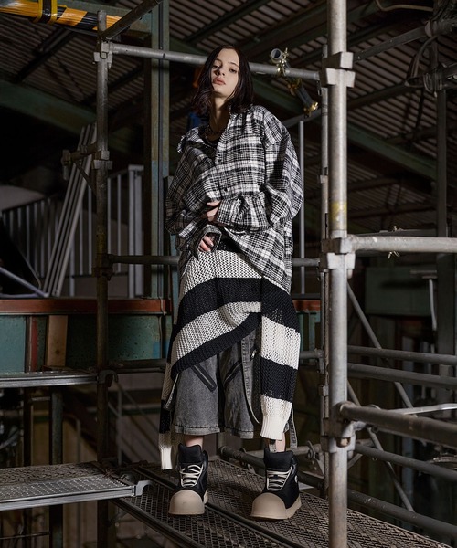 ERAR（エラー）の「【ERAR】ハイダメージクラッシュ加工オーバーサイズチェックシャツ（シャツ/ブラウス・メンズ・ブラック/ホワイト/レッド・S/M/L/XL）」の18枚目の写真
