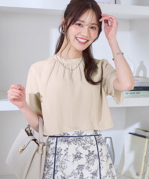 alotta(アロッタ)の「前後2WAYケープ風ブラウス(シャツ/ブラウス・レディース・ライトベージュ/ブラック系その他/ライトグリーン/スミクロ・M/L/LL)」の5枚目の写真