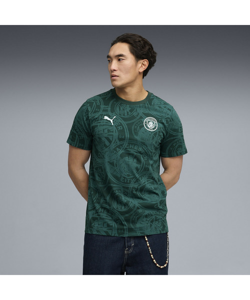 PUMA(プーマ)の「PUMA プーマ メンズ マンチェスターシティ フットボールカルチャー AOP 半袖(Tシャツ/カットソー・メンズ・ブラック/ブルー系その他・LARGE/MEDIUM/X-SMALL/X-LARGE/SMALL)」の2枚目の写真