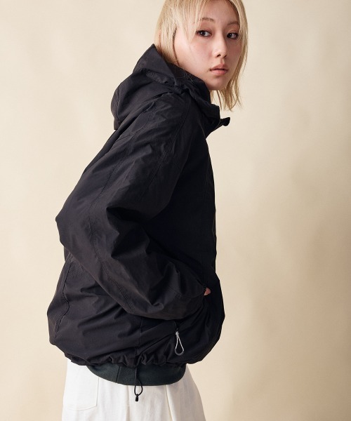 rehacer(レアセル)の「rehacer : Cloud Shell Jacket / クラウド シェル ジャケット(マウンテンパーカー・メンズ・ブラック/グレー・X-LARGE/MEDIUM/SMALL)」の16枚目の写真