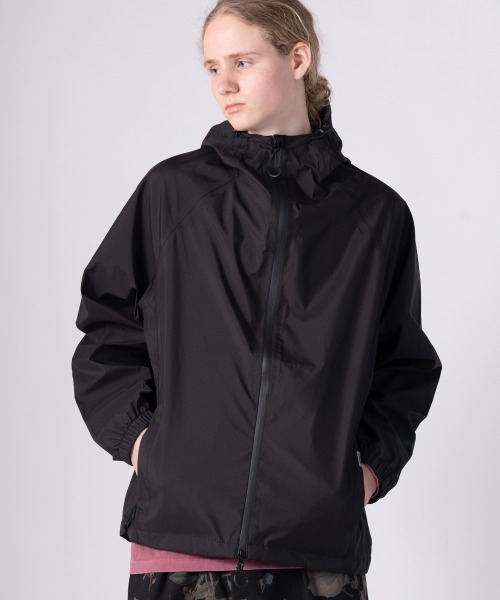 rehacer(レアセル)の「rehacer : Cloud Shell Jacket / クラウド シェル ジャケット(マウンテンパーカー・メンズ・ブラック/グレー・X-LARGE/MEDIUM/SMALL)」の8枚目の写真